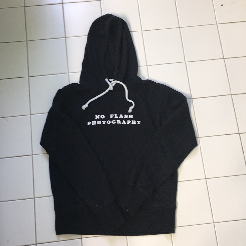 cotton on ‘no flash photography’ sweatshirt
